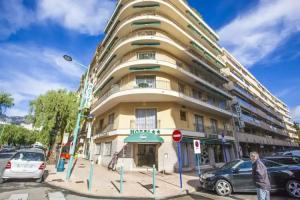 Hotel Moderne, Menton