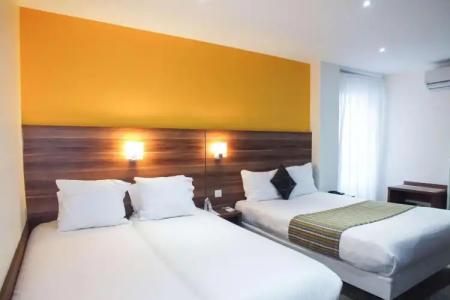 Comfort Cecil Metz Gare - 3