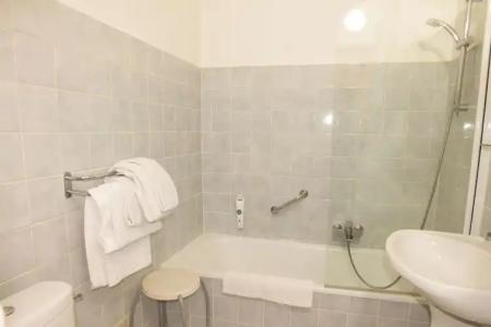 Comfort Cecil Metz Gare - 9