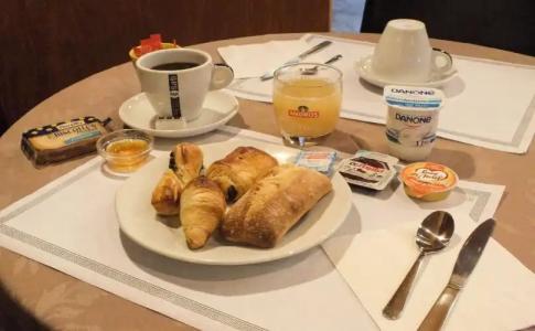 Comfort Cecil Metz Gare - 12