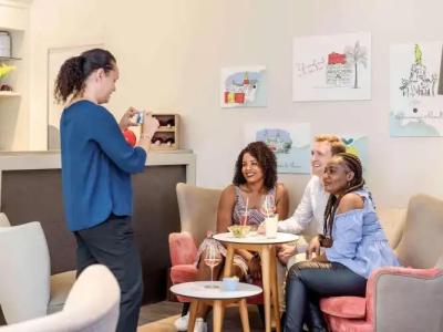 Mercure Marché Aux Fleurs - 25