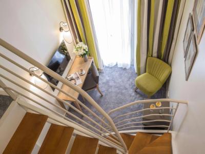 Mercure Marché Aux Fleurs - 14