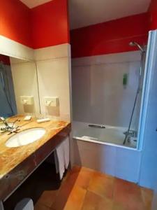 Best Western L'Orangerie - 32