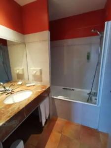 Best Western L'Orangerie - 29