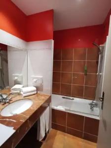 Best Western L'Orangerie - 30