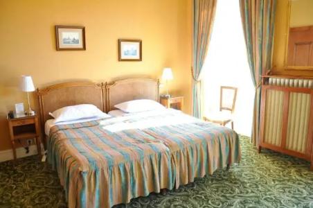 Grand Hôtel Des Templiers, Piscine & Spa - 59