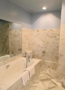 Grand Hôtel Des Templiers, Piscine & Spa - 52