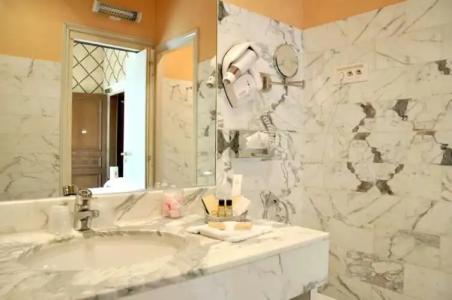 Grand Hôtel Des Templiers, Piscine & Spa - 74