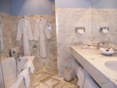 Grand Hôtel Des Templiers, Piscine & Spa - 9