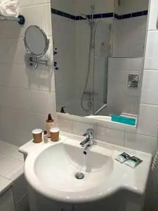 Mercure St Malo Front de Mer - 57