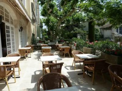 Le Castelet des Alpilles - 13