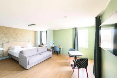 Grand Dauphine, Boutique & Suites - 125