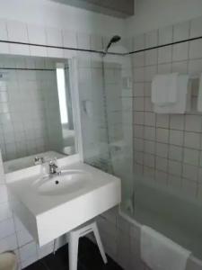 Hôtel Du Manoir - 8