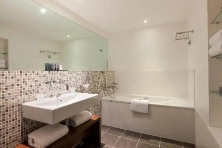 Château Belmont Tours by The Crest Collection - 35