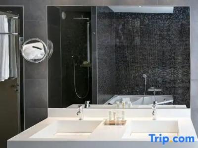 Best Western Premier de La Poste & Spa - 64