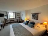 Standard Double room with street view