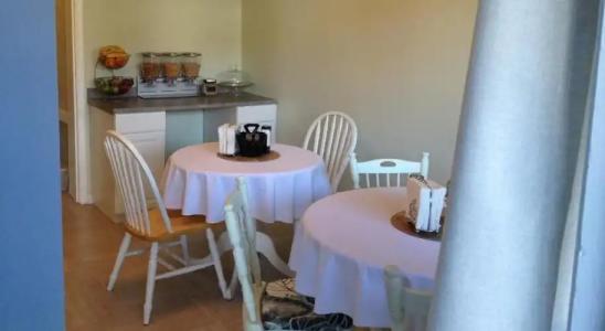 Departure Bay Motel - 17