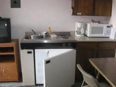 Departure Bay Motel - 14