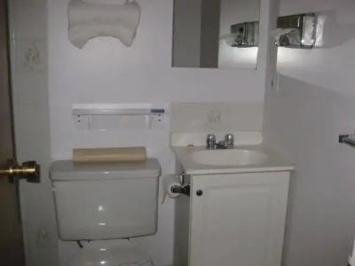 Departure Bay Motel - 7