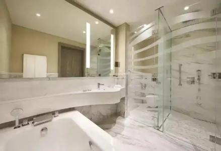 DoubleTree by Hilton Doha Old Town - 43