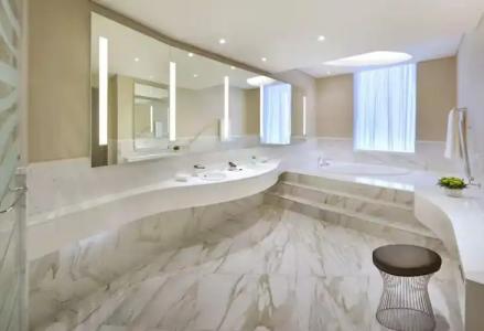 DoubleTree by Hilton Doha Old Town - 61