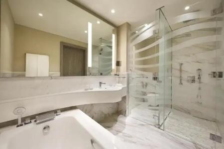DoubleTree by Hilton Doha Old Town - 45