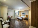 4 Bedrooms Apartment with marina view