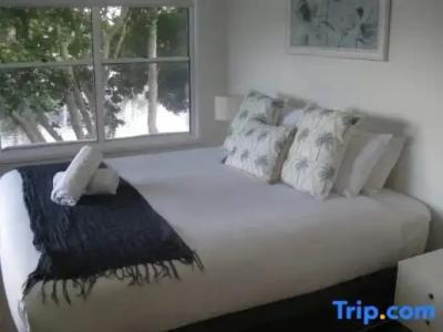 Noosa Entrance Waterfront Resort - 333