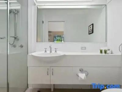 Noosa Entrance Waterfront Resort - 335