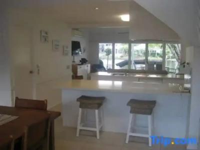 Noosa Entrance Waterfront Resort - 303