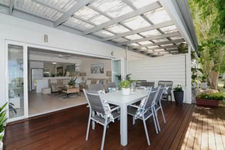 Noosa Entrance Waterfront Resort - 18