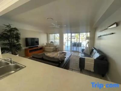 Noosa Entrance Waterfront Resort - 304