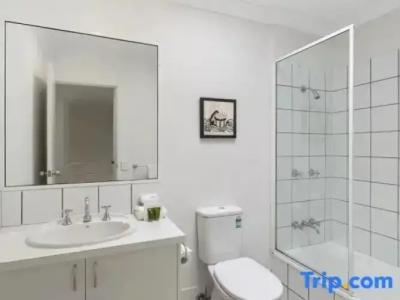 Noosa Entrance Waterfront Resort - 336