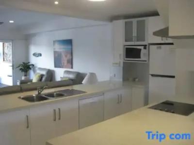 Noosa Entrance Waterfront Resort - 309