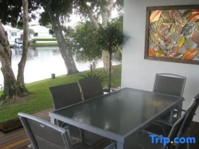 Noosa Entrance Waterfront Resort - 286