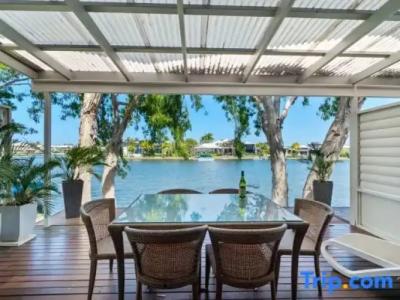 Noosa Entrance Waterfront Resort - 295