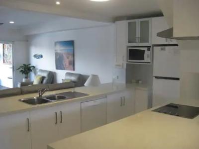 Noosa Entrance Waterfront Resort - 96