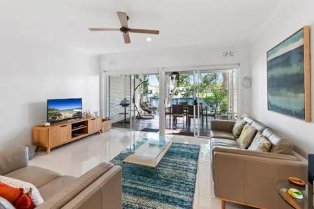 Noosa Entrance Waterfront Resort - 36