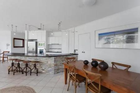 Noosa Tropicana - 155