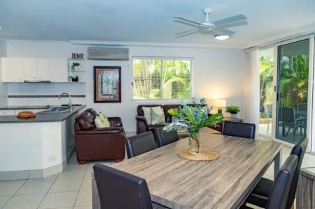 Noosa Tropicana - 86