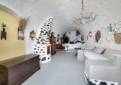 Pearl on the Cliff & Suites by Pearl Collection