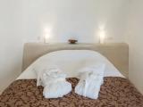 Cliff Nest Honeymoon Suite