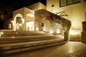 Antinea Suites Hotel & Spa, Kamari