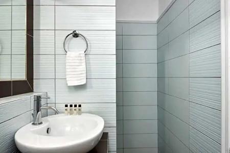 Manos Small World - 43