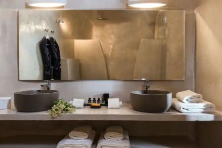 Andronis Boutique - 8