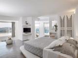 VIP with Outdoor Hot Tub Double Suite with Caldera View