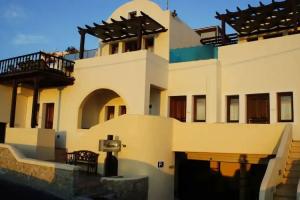 Amerisa Suites & Villa, Fira