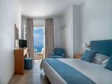 Superior room with balcony and with mountain view