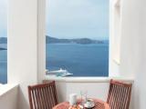 Standard room with mountain view