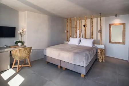 Athina Luxury Suites - 4